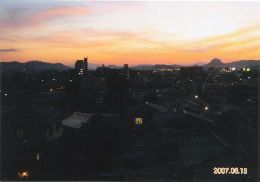 夕暮れの太白山