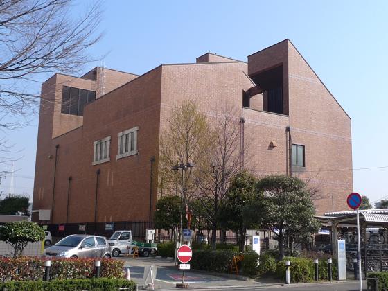 太白区役所隣の謎の建物