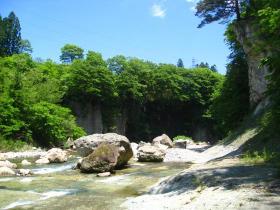 羽山橋付近の河原