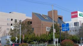 太白区役所隣の謎の建物