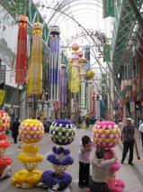 飾りつけ中の七夕